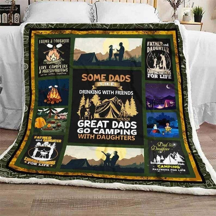 Great Dad Go Camping With Daughters Fleece Blanket Home Decoration